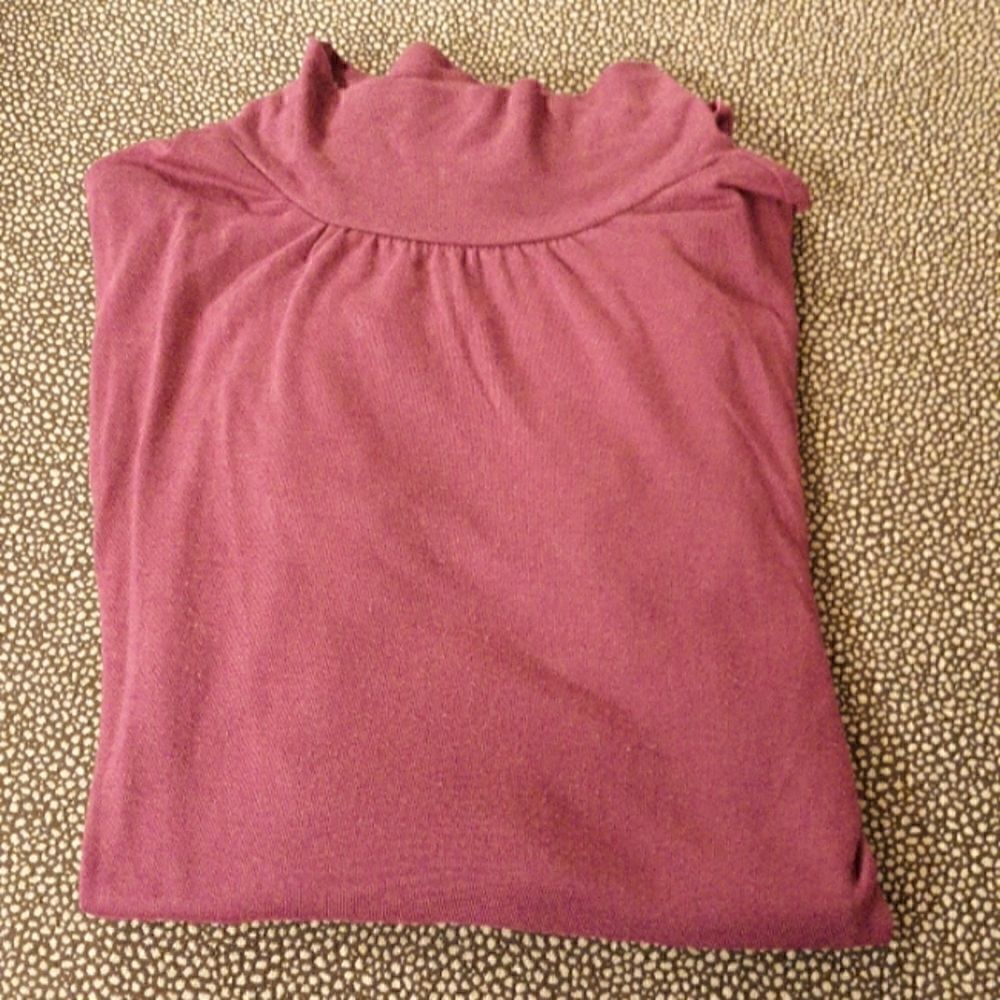Ellemenno, openback, longsleeve , large. Scrunching sleeves.